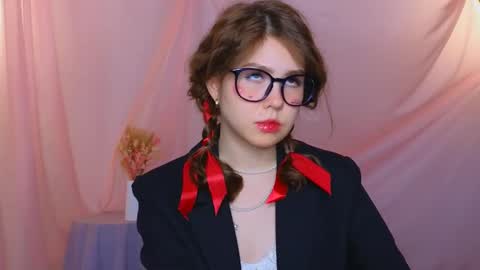 Snapshot of lisa_roses chatting on February 14, 2025, 10:17 am Lisa online show from February 14, 2025, 10:17 am