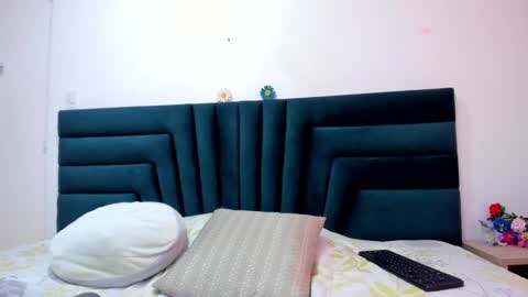 Snapshot of lisa_white_ chatting on February 18, 2025, 10:03 pm lisa white online show from February 18, 2025, 10:03 pm