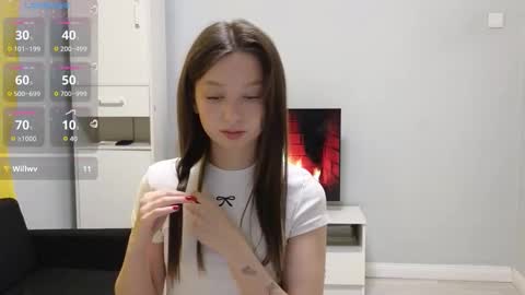 Snapshot of little_flower2 chatting on October 1, 2025, 2:12 pm Eva online show from October 1, 2025, 2:12 pm