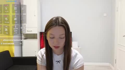 Snapshot of little_flower2 chatting on October 7, 2025, 1:52 pm Eva online show from October 7, 2025, 1:52 pm