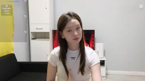 Snapshot of little_flower2 chatting on October 10, 2025, 2:05 pm Eva online show from October 10, 2025, 2:05 pm