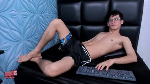 MAX online show from September 25, 2025, 11:36 am