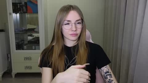 Snapshot of littlevildevil chatting on December 3, 2024, 1:21 pm Eliana online show from December 3, 2024, 1:21 pm