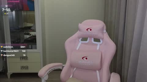 Snapshot of littlevildevil chatting on December 3, 2024, 4:39 pm Eliana online show from December 3, 2024, 4:39 pm