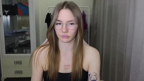 Snapshot of littlevildevil chatting on January 15, 2025, 2:13 pm Eliana online show from January 15, 2025, 2:13 pm