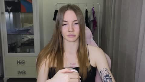 Snapshot of littlevildevil chatting on January 16, 2025, 2:19 pm Eliana online show from January 16, 2025, 2:19 pm