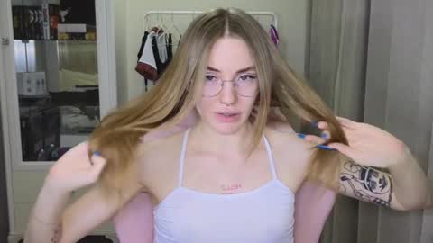 Snapshot of littlevildevil chatting on January 30, 2025, 3:08 pm Eliana online show from January 30, 2025, 3:08 pm