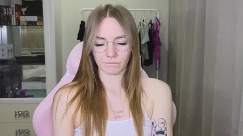 Snapshot of littlevildevil chatting on February 2, 2025, 10:24 am Eliana online show from February 2, 2025, 10:24 am