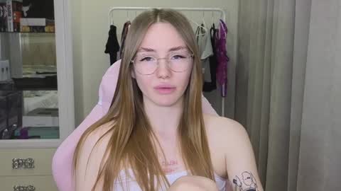 Snapshot of littlevildevil chatting on February 2, 2025, 1:30 pm Eliana online show from February 2, 2025, 1:30 pm