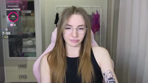 Snapshot of littlevildevil chatting on February 8, 2025, 8:42 am Eliana online show from February 8, 2025, 8:42 am