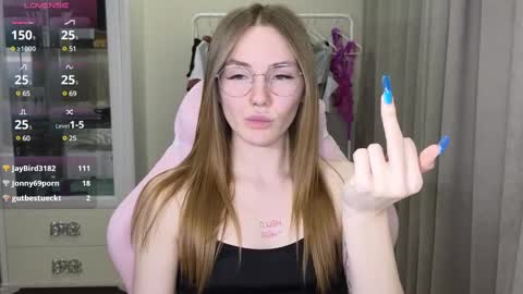 Snapshot of littlevildevil chatting on February 14, 2025, 2:54 pm Eliana online show from February 14, 2025, 2:54 pm