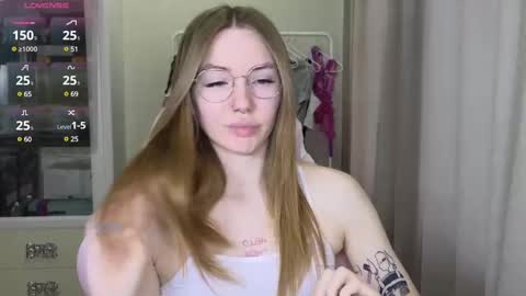 Snapshot of littlevildevil chatting on February 21, 2025, 11:44 am Eliana online show from February 21, 2025, 11:44 am