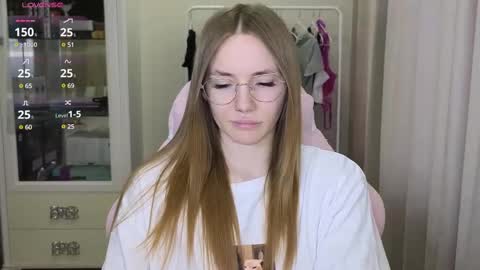 Snapshot of littlevildevil chatting on February 25, 2025, 11:08 am Eliana online show from February 25, 2025, 11:08 am