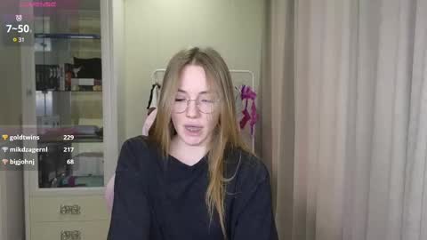 Snapshot of littlevildevil chatting on March 2, 2025, 12:11 pm Eliana online show from March 2, 2025, 12:11 pm