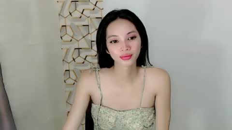 Snapshot of liviacum_ chatting on October 16, 2025, 10:00 pm Lvia online show from October 16, 2025, 10:00 pm