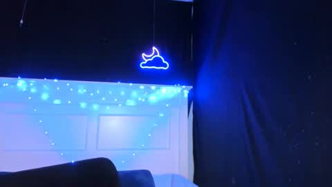 Snapshot of livinsubspace chatting on December 7, 2024, 9:33 pm Liv online show from December 7, 2024, 9:33 pm