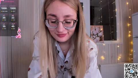 Snapshot of livyybosom chatting on January 15, 2025, 7:34 pm My name is Livy Nice to meet you Thumbs up please its important online show from January 15, 2025, 7:34 pm