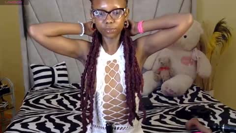 Snapshot of liyahs_lair chatting on February 18, 2025, 8:49 am liyah online show from February 18, 2025, 8:49 am