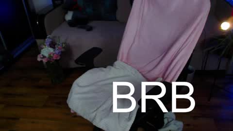 Snapshot of lizaswan chatting on February 19, 2025, 7:06 am LIzaSwan online show from February 19, 2025, 7:06 am