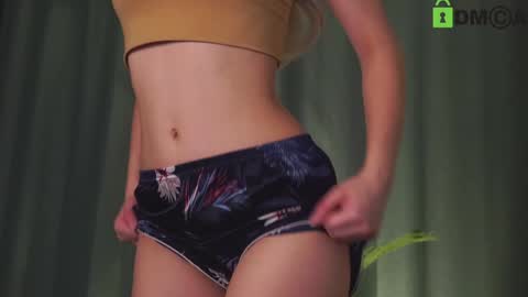 Snapshot of lizbethcoll chatting on December 28, 2024, 11:26 pm Sunnheart online show from December 28, 2024, 11:26 pm