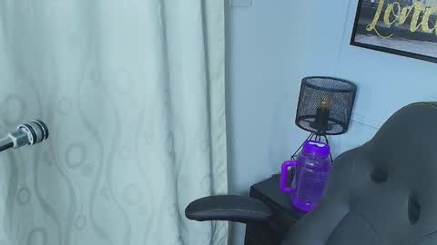 Snapshot of lizz_tender chatting on December 28, 2024, 12:35 pm Lizz online show from December 28, 2024, 12:35 pm