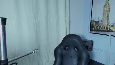 Snapshot of lizz_tender chatting on December 31, 2024, 11:20 am Lizz online show from December 31, 2024, 11:20 am