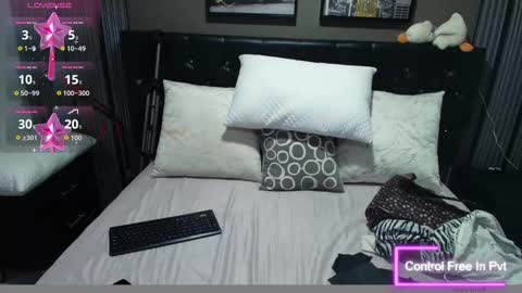 Snapshot of lizz_tender chatting on September 23, 2025, 11:24 am Lizz online show from September 23, 2025, 11:24 am