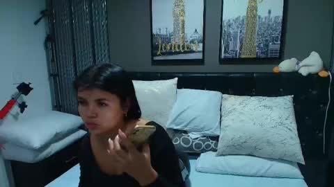 Snapshot of lizz_tender chatting on September 24, 2025, 11:24 am Lizz online show from September 24, 2025, 11:24 am