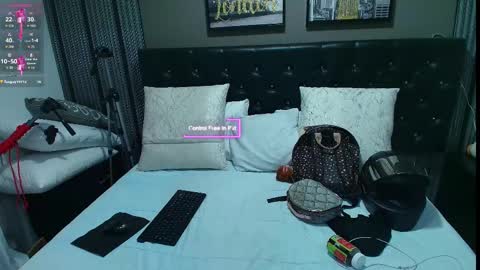 Snapshot of lizz_tender chatting on September 26, 2025, 11:25 am Lizz online show from September 26, 2025, 11:25 am