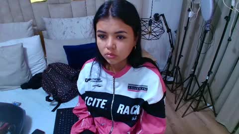 Snapshot of lizz_tender chatting on October 18, 2025, 11:44 am Lizz online show from October 18, 2025, 11:44 am