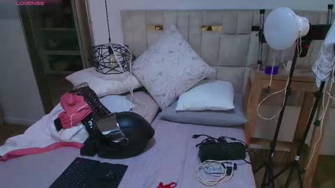 Snapshot of lizz_tender chatting on October 20, 2025, 11:54 am Lizz online show from October 20, 2025, 11:54 am