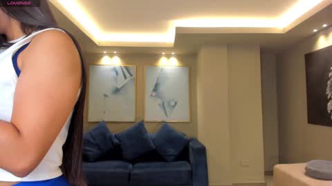 Snapshot of lizzhamilton_ chatting on January 7, 2025, 1:14 pm Lizzi online show from January 7, 2025, 1:14 pm