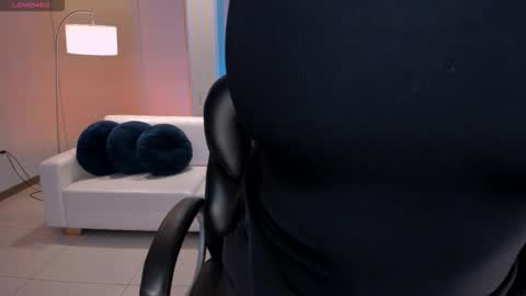 Snapshot of lizzhamilton_ chatting on October 10, 2025, 9:03 pm Lizzi online show from October 10, 2025, 9:03 pm