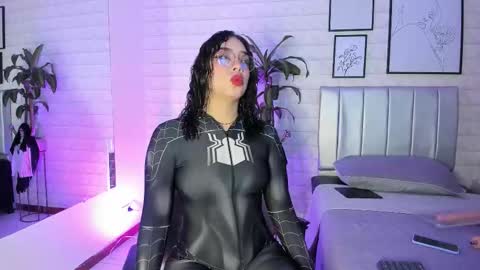 Snapshot of lizzie_evans chatting on October 3, 2025, 12:02 pm Lizzie online show from October 3, 2025, 12:02 pm