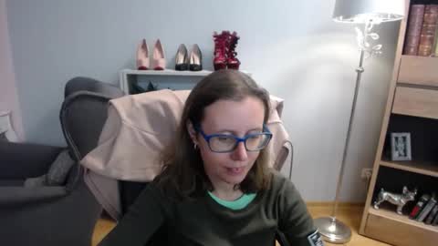 Snapshot of lizzy_sparkle chatting on September 25, 2025, 4:49 am Lizzy online show from September 25, 2025, 4:49 am