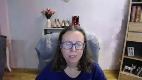 Snapshot of lizzy_sparkle chatting on October 3, 2025, 4:53 am Lizzy online show from October 3, 2025, 4:53 am