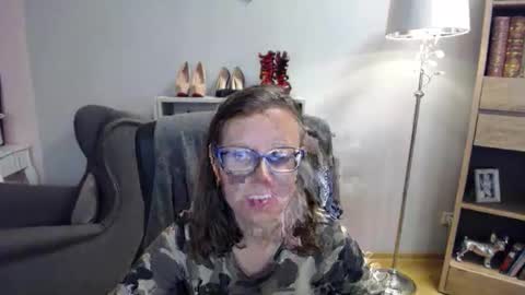 Snapshot of lizzy_sparkle chatting on October 8, 2025, 4:54 am Lizzy online show from October 8, 2025, 4:54 am