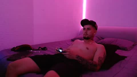 Snapshot of lliamm_2 chatting on February 7, 2025, 8:53 pm lliamm 2 online show from February 7, 2025, 8:53 pm