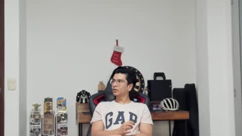 Snapshot of logannick chatting on February 7, 2025, 8:33 am Logan online show from February 7, 2025, 8:33 am