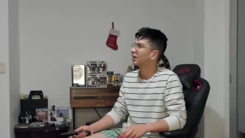 Snapshot of logannick chatting on February 14, 2025, 8:10 am Logan online show from February 14, 2025, 8:10 am