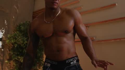 loganvarela online show from October 26, 2025, 1:33 am