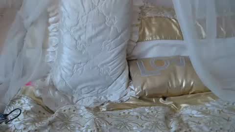 Snapshot of lokagold chatting on January 25, 2025, 9:36 am Lilu online show from January 25, 2025, 9:36 am