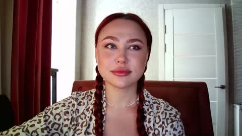 Snapshot of lolamint_ chatting on September 18, 2025, 10:28 am Lola online show from September 18, 2025, 10:28 am