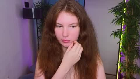 Snapshot of lolly_pump chatting on September 19, 2025, 2:29 pm Mona online show from September 19, 2025, 2:29 pm