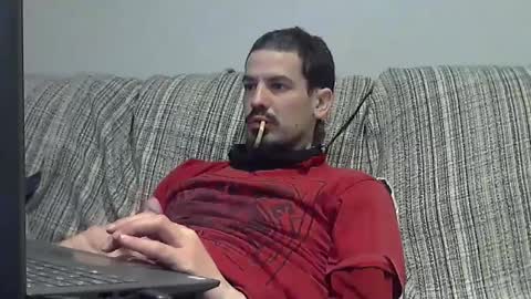 Snapshot of longnight5 chatting on February 3, 2025, 9:50 pm Alejandro Rulitos Twitter longnight55 Intagram 5longnight5 online show from February 3, 2025, 9:50 pm