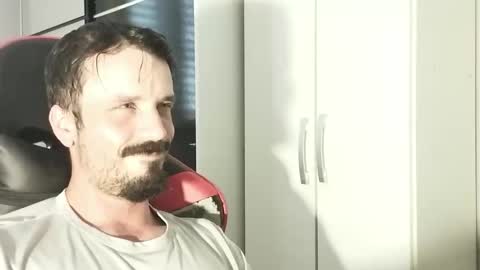 Snapshot of lookaz4010 chatting on February 5, 2025, 1:11 pm Lucas online show from February 5, 2025, 1:11 pm