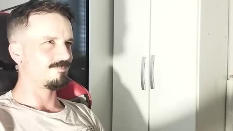 Snapshot of lookaz4010 chatting on February 26, 2025, 2:03 pm Lucas online show from February 26, 2025, 2:03 pm