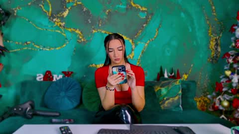 Snapshot of lorawarnner chatting on December 20, 2024, 8:23 pm Miss online show from December 20, 2024, 8:23 pm