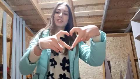 Snapshot of lorieherrara chatting on November 13, 2025, 2:27 pm Stella online show from November 13, 2025, 2:27 pm