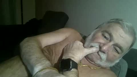 Snapshot of louis_chokdee chatting on December 20, 2024, 6:02 pm louis_chokdee online show from December 20, 2024, 6:02 pm